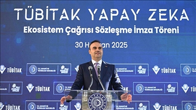 Bakan Kacır: Yerli ve özgün yeni yapay zeka modellerinin doğmasını sağlayacak girişimleri desteklemeyi sürdüreceğiz