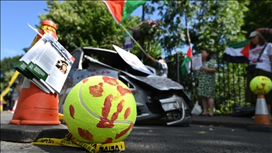 Aktivistë pro Palestinës protestojnë jashtë turneut të tenisit Wimbledon në Londër