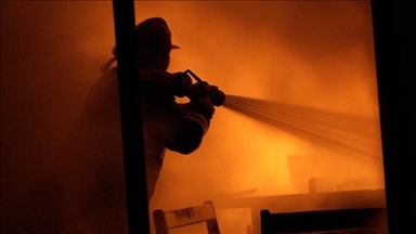 Massive fire engulfs rice warehouse in Taiwan