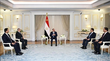 مصر.. السيسي يلتقي حفتر ويؤكد أهمية استقرار ليبيا