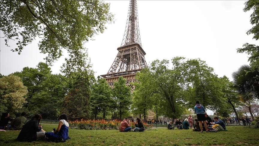 France bans smoking in outdoor public spaces to protect children