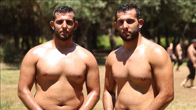 Yağlı güreşin ikiz pehlivanları, Kırkpınar'da aynı boyda kol bağlayacak