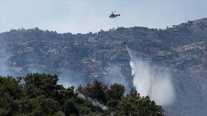 Yunanistan'da orman yangınları, itfaiye ekiplerini alarma geçirdi
