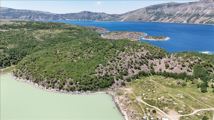 Kalderaya Nemrûdê bal û dêna geştiyaran dikişîne