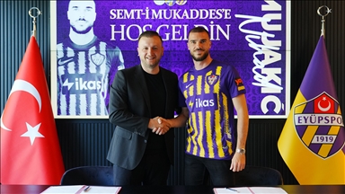 Eyüpspor, Bosna Hersekli futbolcu Mujakic'i kadrosuna kattı