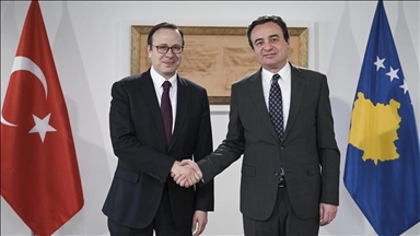 Kurti takon ambasadorin turk, vlerëson mbështetjen e Turqisë në mbrojtje dhe siguri