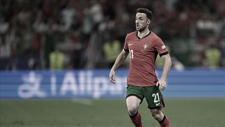 Liverpool forward Diogo Jota, 28, dies in car crash in Spain