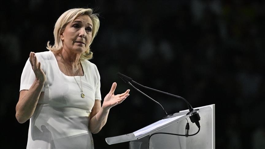 Fransız aşırı sağcı siyasetçi Le Pen'in AP'deki siyasi grubunun yolsuzluğa karıştığı iddia edildi