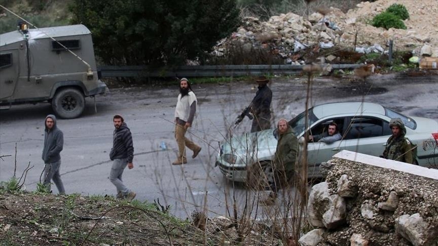 عقب دعوات لضمة الضفة.. مستوطنون يهجرون عائلة فلسطينية
