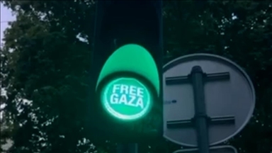 Lyon : des autocollants “Stop Israel” et “Free Gaza” apposés sur des feux rouges