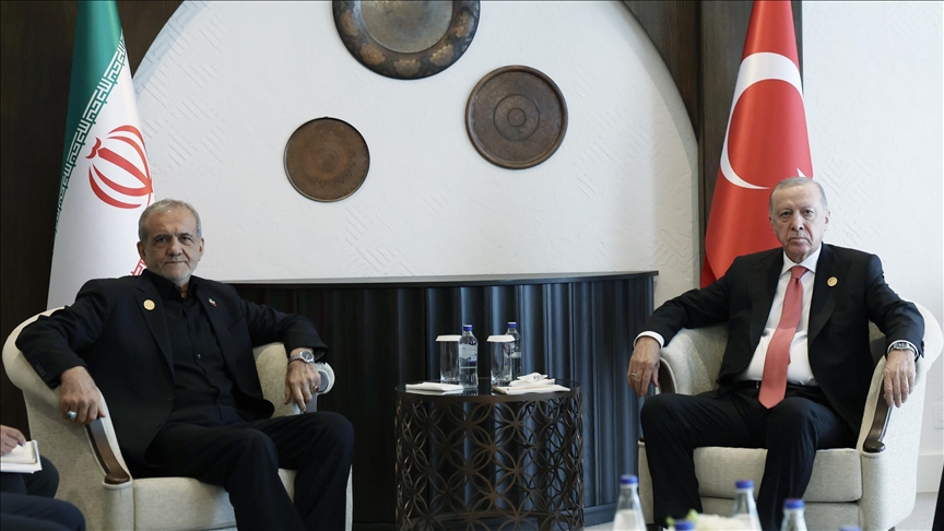 Cumhurbaşkanı Erdoğan, İran Cumhurbaşkanı Pezeşkiyan ile görüştü