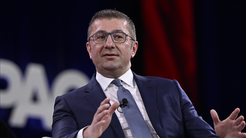 Mickoski: Mendojmë për vendosjen e taksave shtesë për personat e pamartuar