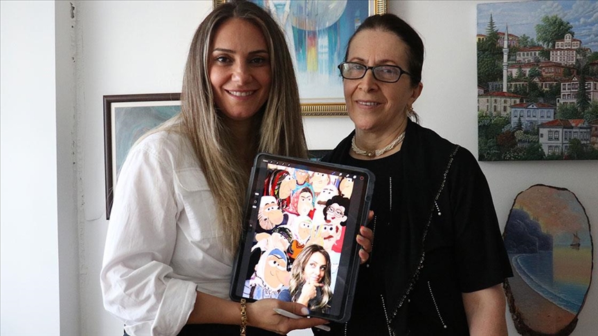 Anne-kız bir tablet bir mikrofonla Karadeniz ağzını dijital illüstrasyona taşıdı
