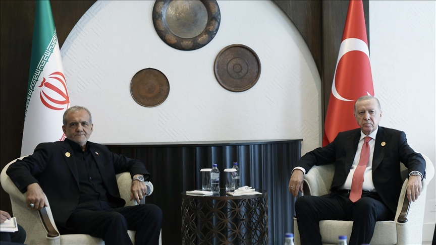 Erdogan discute de relations bilatérales avec son homologue iranien
