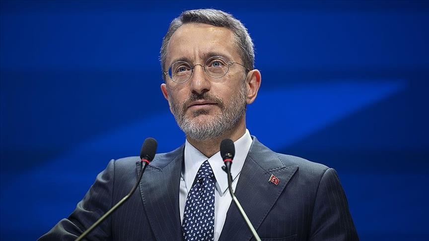 İletişim Başkanı Altun'dan, Türkiye İşitme Engelliler Satranç Şampiyonası birincisi Baykalı'ya tebrik