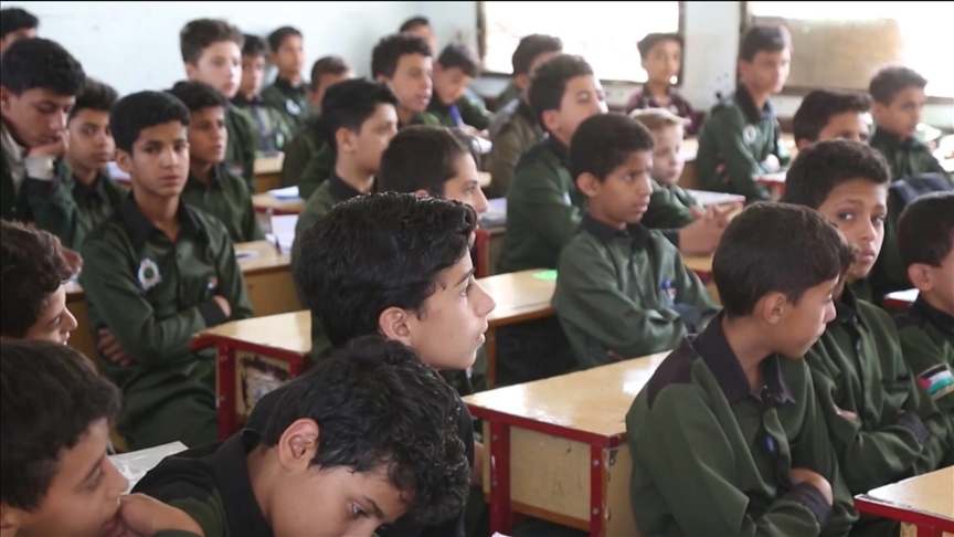 عام دراسي جديد باليمن.. مصاعب وتحديات وسط انقسام سياسي (تقرير)