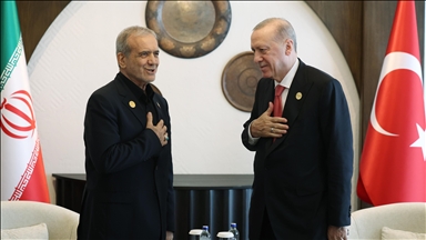 Turski predsjednik Erdogan sastao se s iranskim kolegom Pazeshkianom u Azerbejdžanu