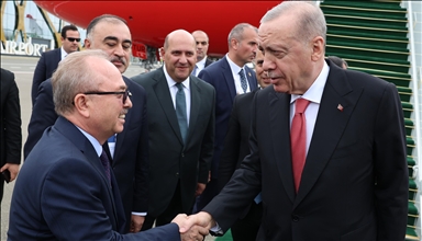 أردوغان يصل أذربيجان للمشاركة في قمة منظمة التعاون الاقتصادي