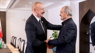 دیدار علی‌اف و پزشکیان در حاشیه اجلاس اکو