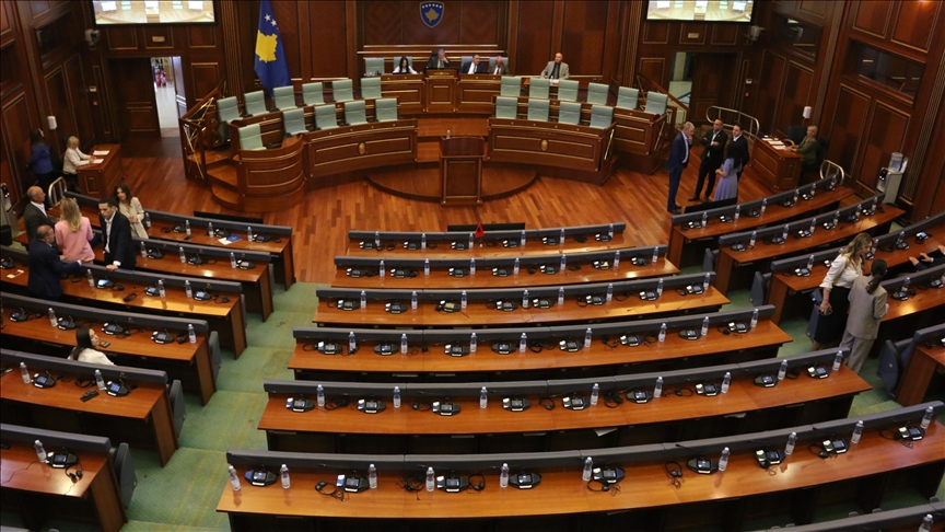 Alarmi për bombë në Kuvendin e Kosovës shtynë seancën për në mbrëmje