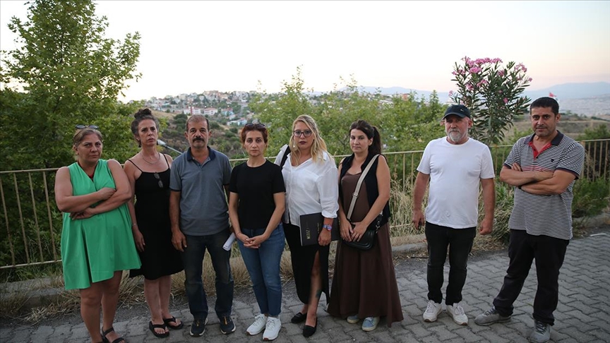 İzmir'de depremzedelerin yerleştikleri evlerin su ve elektriklerinin kesilmesine tepki