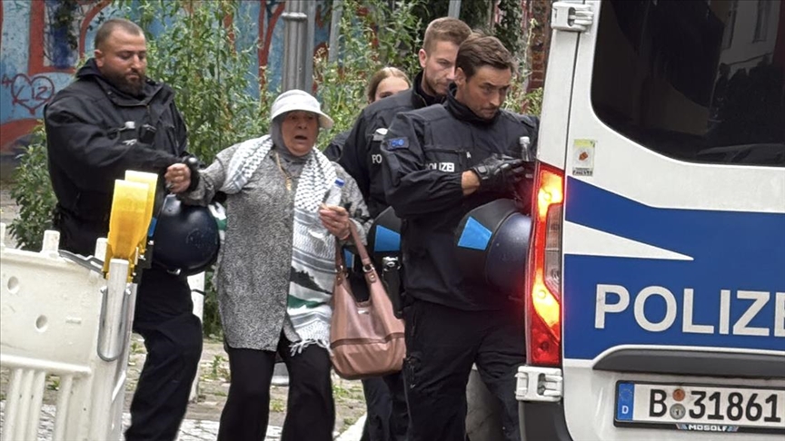 Berlin’de polis, Filistin’e destek yürüyüşün tamamlanmasına izin vermedi