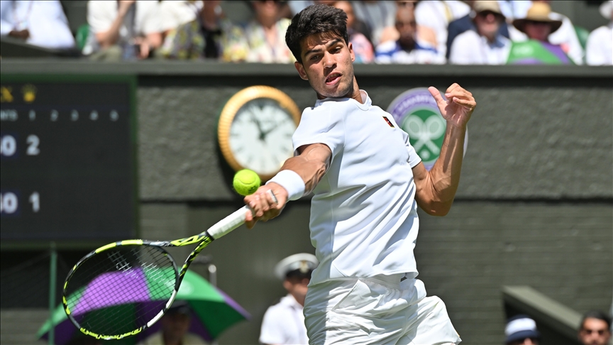 Tek erkeklerde dünya 2 numarası Alcaraz, Wimbledon'da son 16'ya çıktı