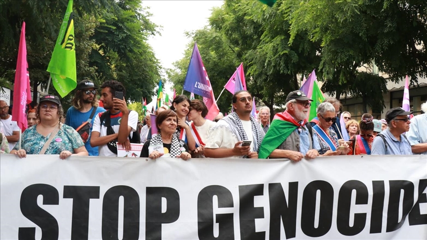Des milliers de personnes manifestent à Paris contre le "génocide" à Gaza 