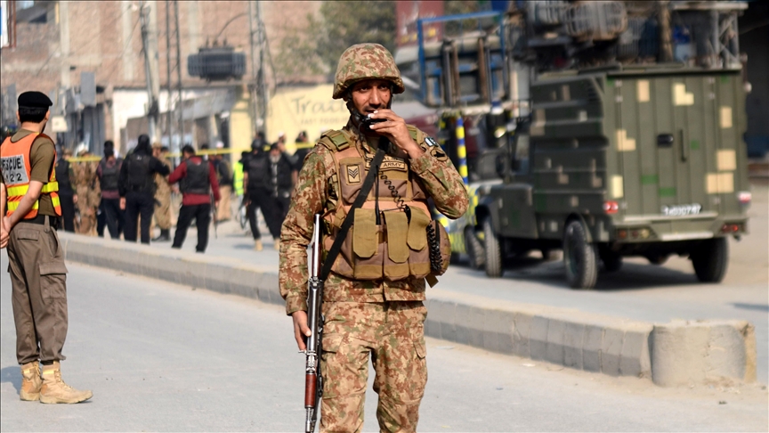 9 militants among 10 killed in clashes, attack in northwest Pakistan