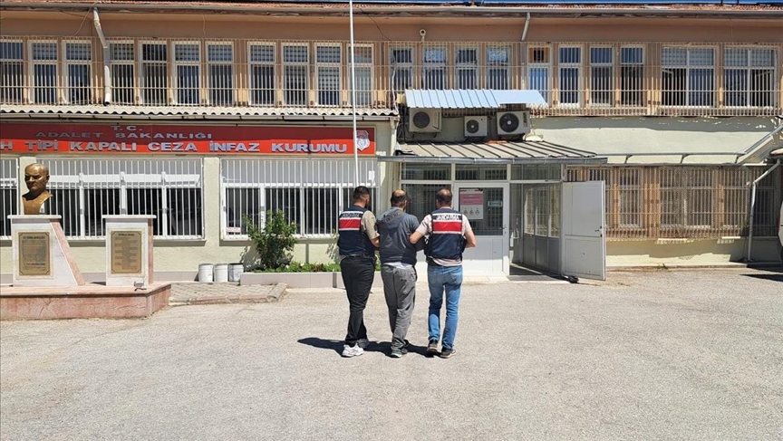 Kırmızı bültenle aranan şüpheli Eskişehir'de yakalandı