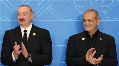 Azerbaycan Cumhurbaşkanı Aliyev ile Pezeşkiyan’ın samimi görüntüleri sosyal medyada gündem oldu