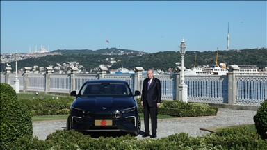 Erdogan teste le nouveau modèle T10F de Togg et salue une fierté nationale