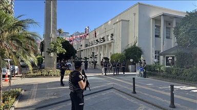 Adana Büyükşehir Belediye Başkanı Karalar ve Adıyaman Belediye Başkanı Tutdere gözaltına alındı