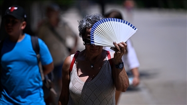 Güneşe uzun süreli maruz kalmak fotoyaşlanmayı tetikliyor