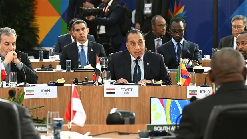 مصر: الحرب على غزة "أخطر أزمة حالية" ويتعين وقف إطلاق النار فورا