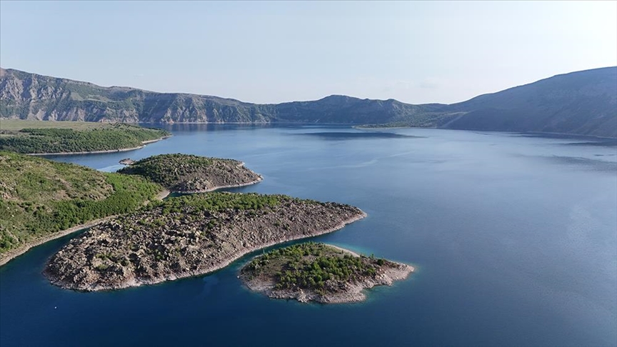 Kaldera e Nemrutit i mirëpret vizitorët me bukurinë e saj unike