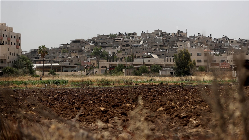 مستوطنون إسرائيليون يجرفون أراضي فلسطينية شمال رام الله