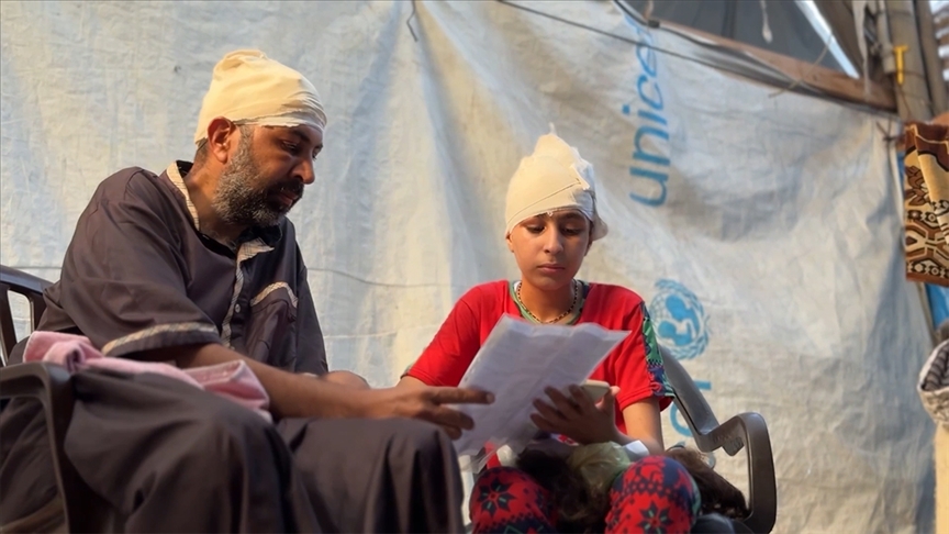 İsrail saldırısında başından yaralanan Gazzeli kız çocuğu, saçlarına ve çocukluğuna kavuşma hayali kuruyor