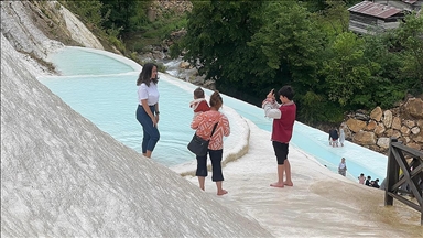 Göksu Travertenleri'nden oluşturulacak rotalarla yöre turizminin geliştirilmesi hedefleniyor