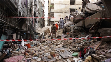 Death toll from building collapse in Pakistan's Karachi jumps to 27