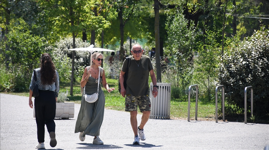 Heat wave in Balkans to ease, while wildfires continue in some areas
