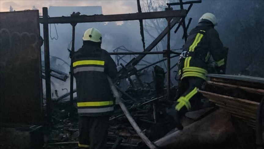 Požari širom Srbije: Najmanje 14 povrijeđenih, vojska učestvuje u gašenju