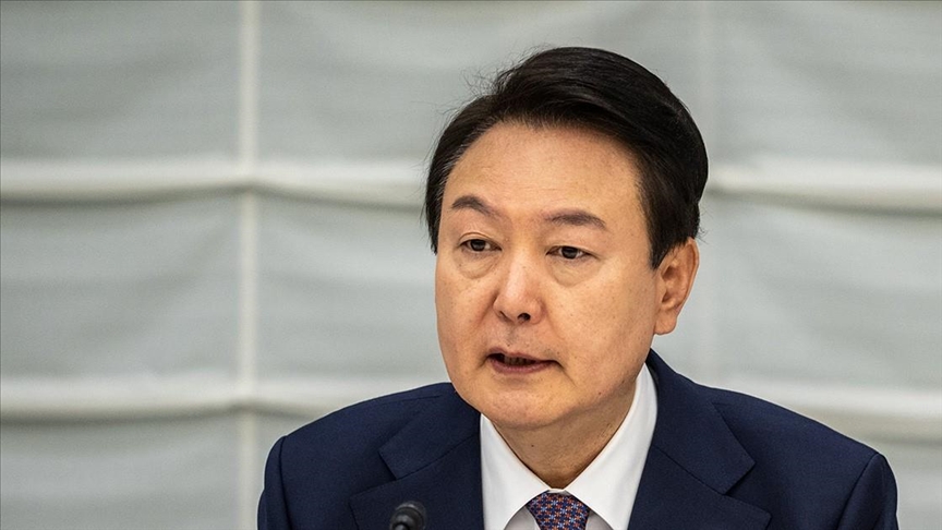 South Korea’s ex-president accused of ordering security to brandish guns during detention attempt