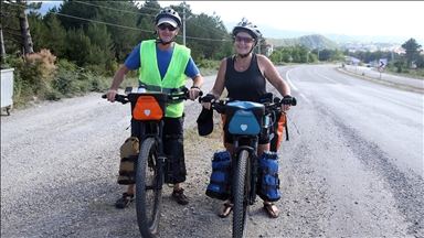 Bisikletle dünya turuna çıkan Yeni Zelandalı çift Türkiye'yi pedallıyor