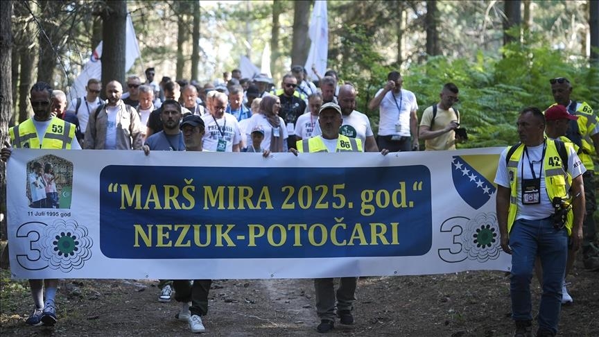 Ji bo qurbaniyên Komkujiya Srebrenitsayê "Meşa Aştiyê" dest pê kir