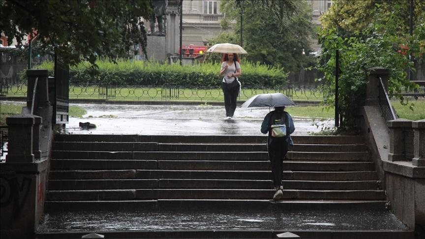 Аеродромот во Белград затворен поради силна бура, дојдовните летови пренасочени