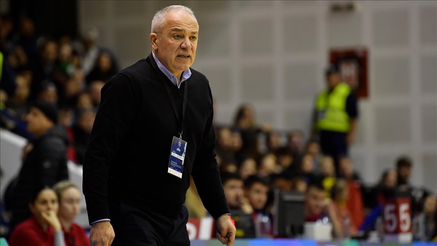 A Milli Kadın Basketbol Takımı'nda başantrenör Ekrem Memnun dönemi sona erdi