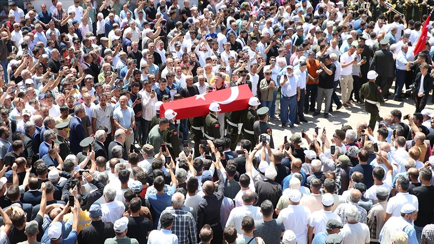 Şehitlerimizi uğurluyoruz