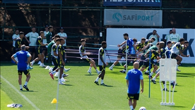 Fenerbahçe, sezonun ilk antrenmanını gerçekleştirdi