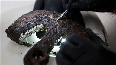Uzuncaburç Antik Kenti'nde 1600 yıllık olduğu değerlendirilen terazi seti bulundu 